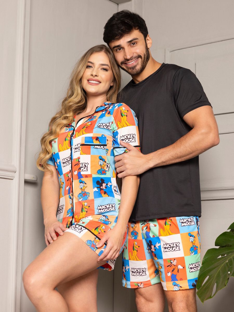 Pijama Casal - Mickey e Pateta ( Feminino Americano tipo Short + Masculino Short com Camiseta Preta)  