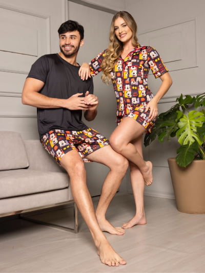 Pijama Casal - Mickey Oh Boy ( Feminino Americano tipo Short + Masculino Short com Camiseta Preta)  